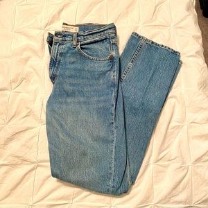 Abercrombie 90s Straight Ultra High Rise